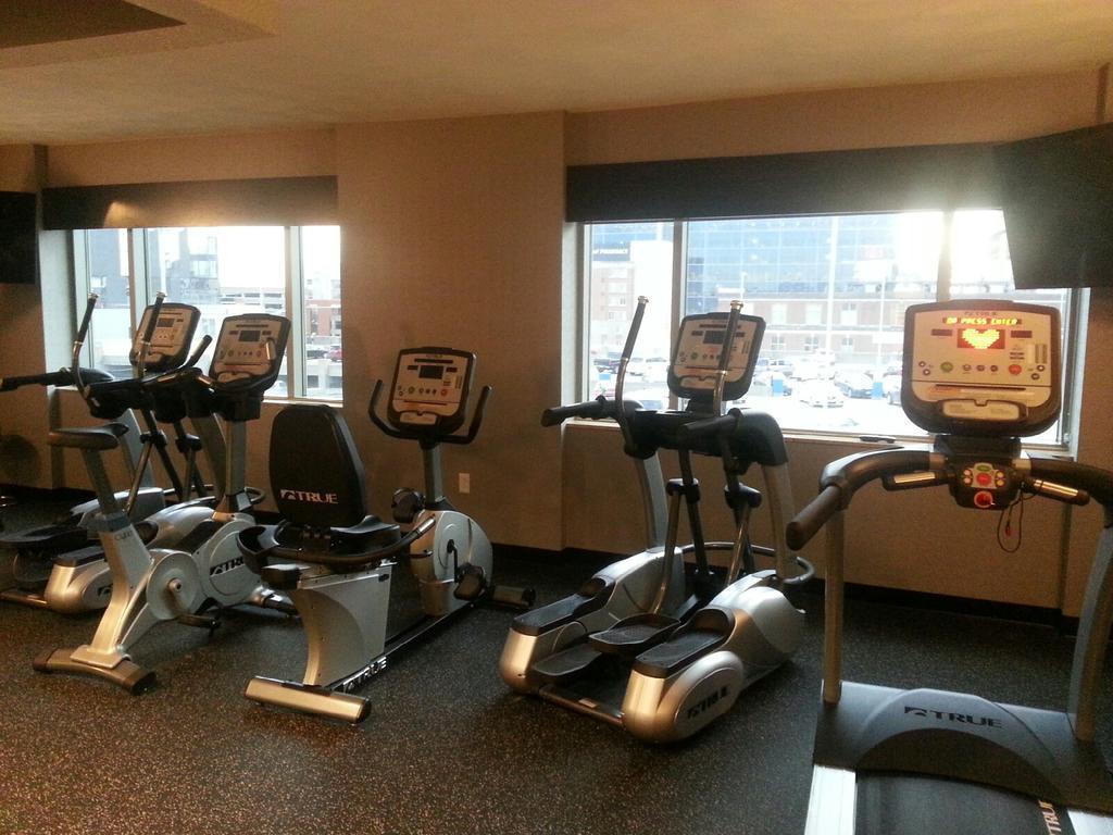 Doubletree By Hilton St. Louis Forest Park Buitenkant foto