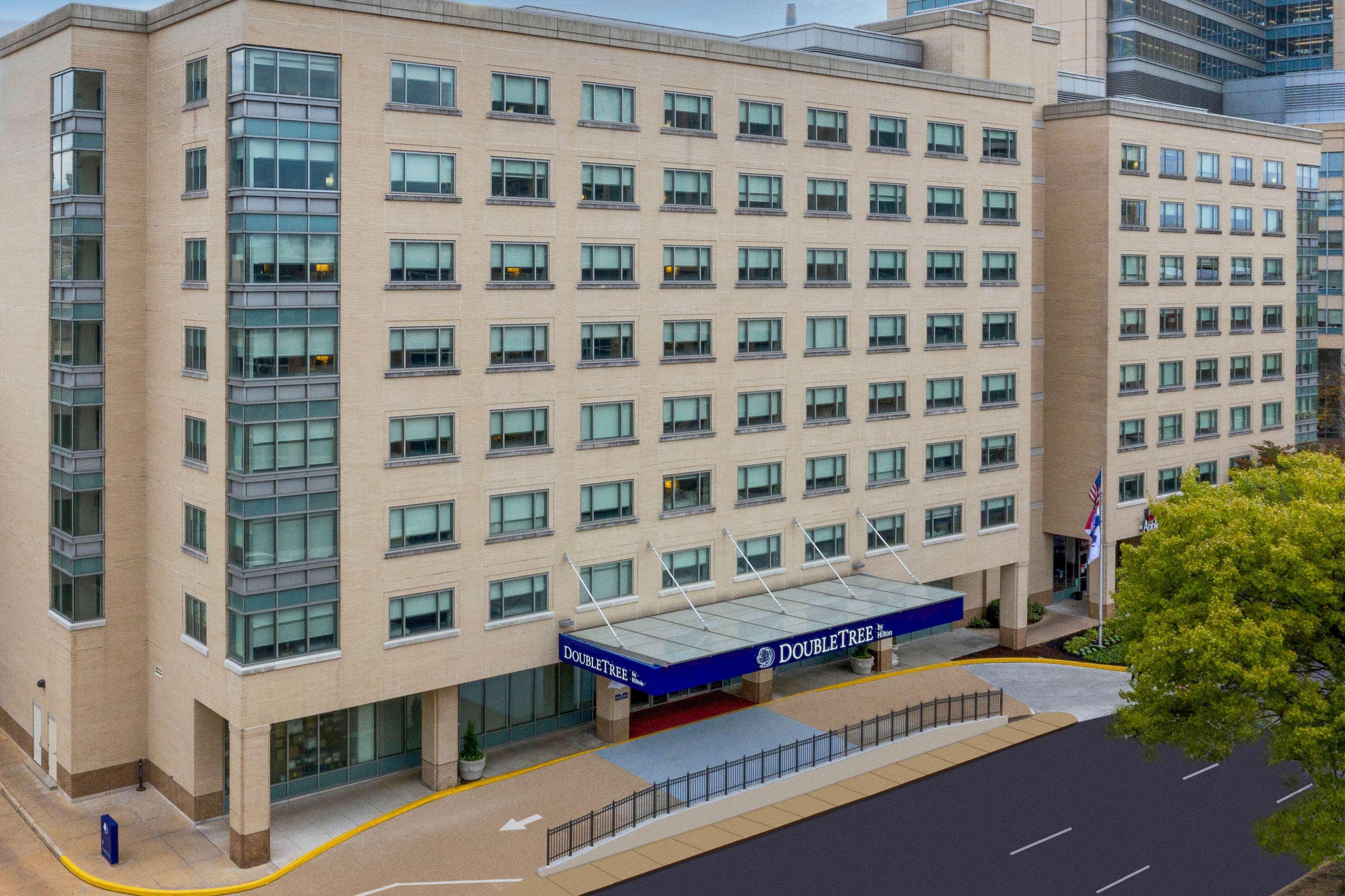 Doubletree By Hilton St. Louis Forest Park Buitenkant foto