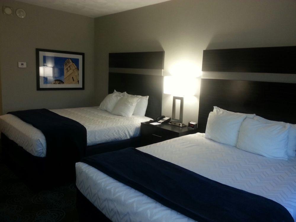 Doubletree By Hilton St. Louis Forest Park Buitenkant foto