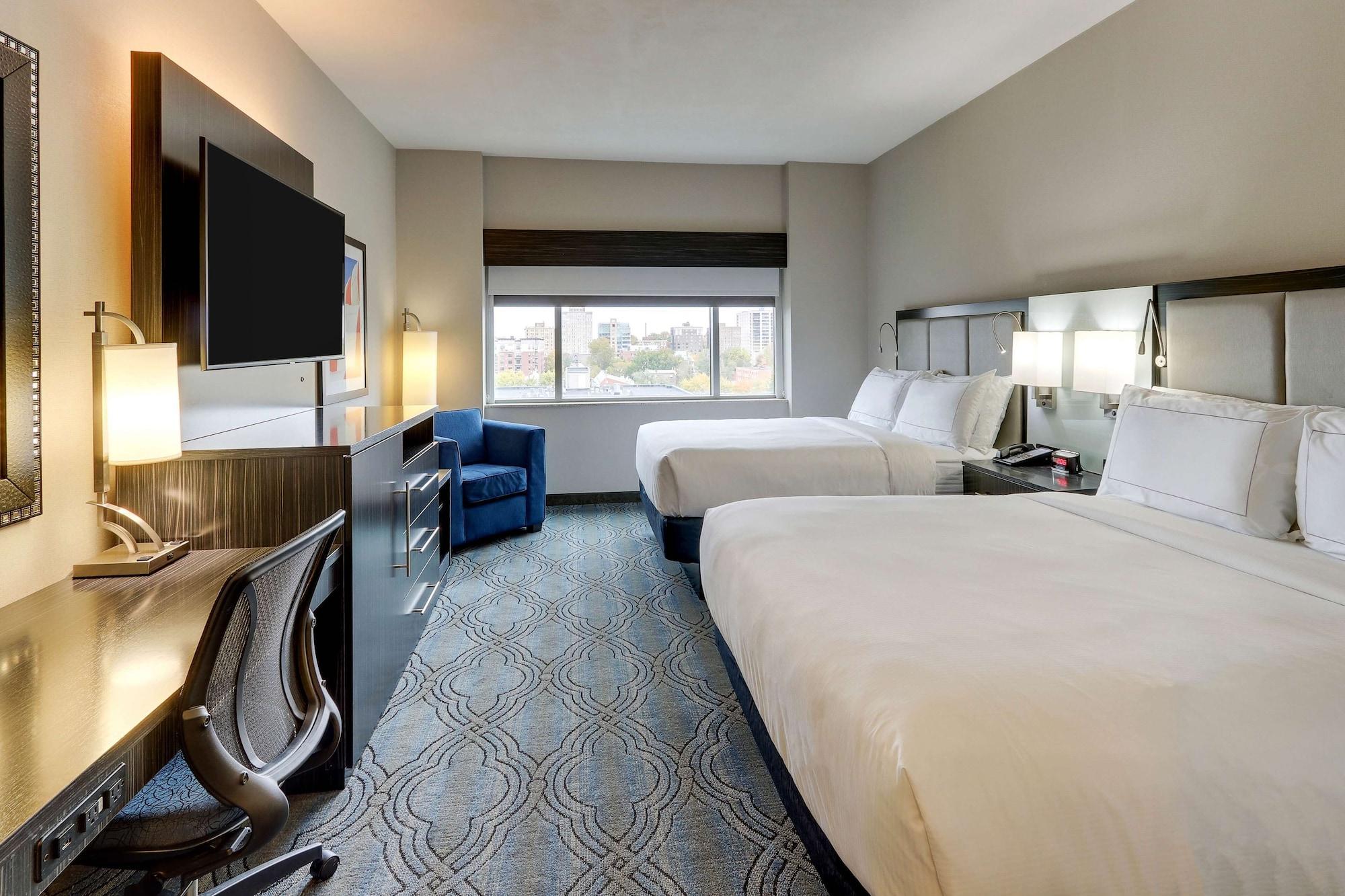 Doubletree By Hilton St. Louis Forest Park Buitenkant foto
