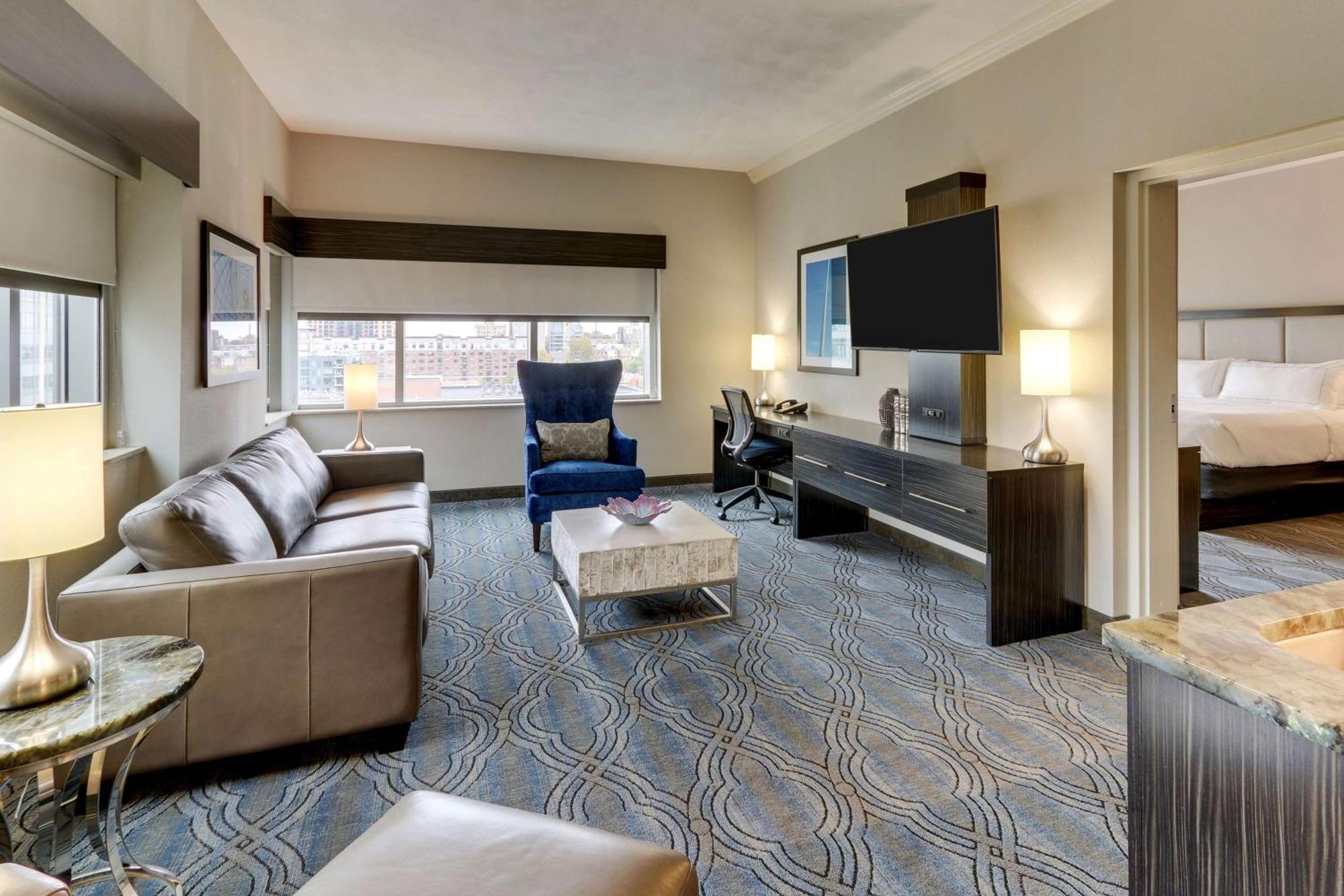 Doubletree By Hilton St. Louis Forest Park Buitenkant foto