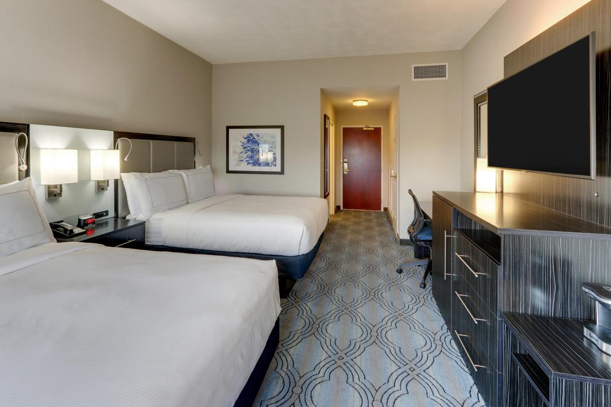 Doubletree By Hilton St. Louis Forest Park Buitenkant foto
