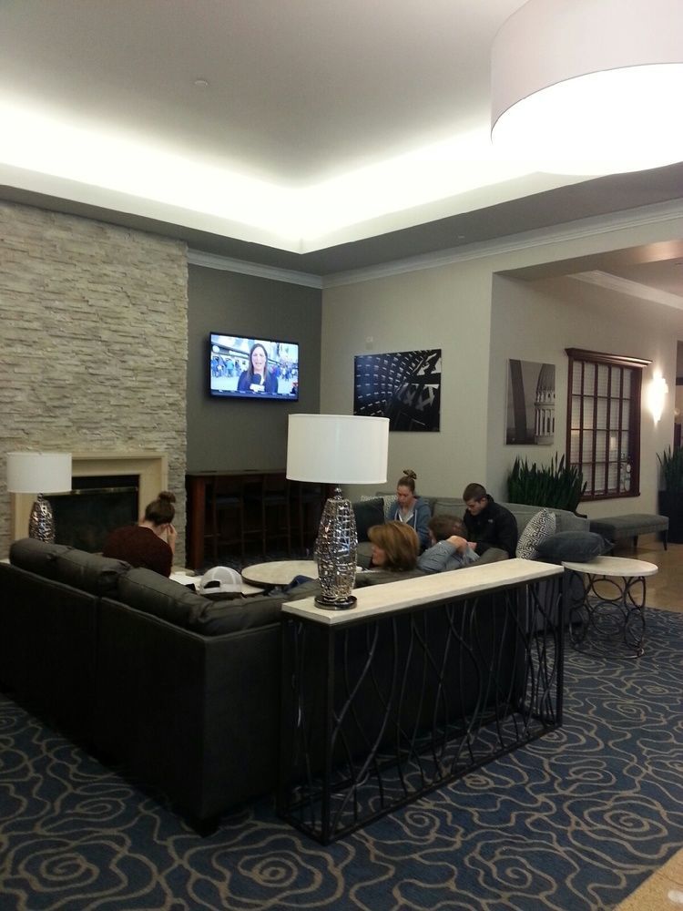 Doubletree By Hilton St. Louis Forest Park Buitenkant foto