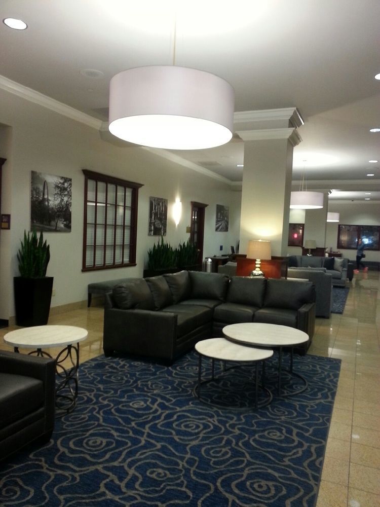 Doubletree By Hilton St. Louis Forest Park Buitenkant foto
