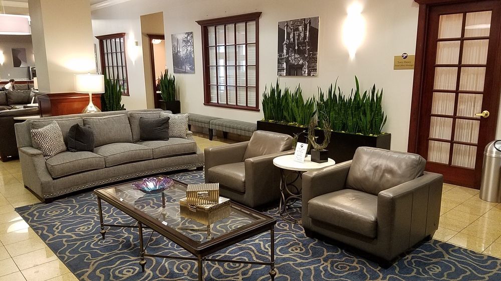 Doubletree By Hilton St. Louis Forest Park Buitenkant foto