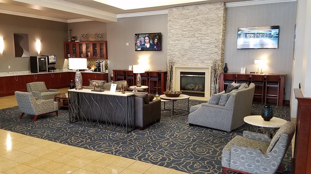 Doubletree By Hilton St. Louis Forest Park Buitenkant foto
